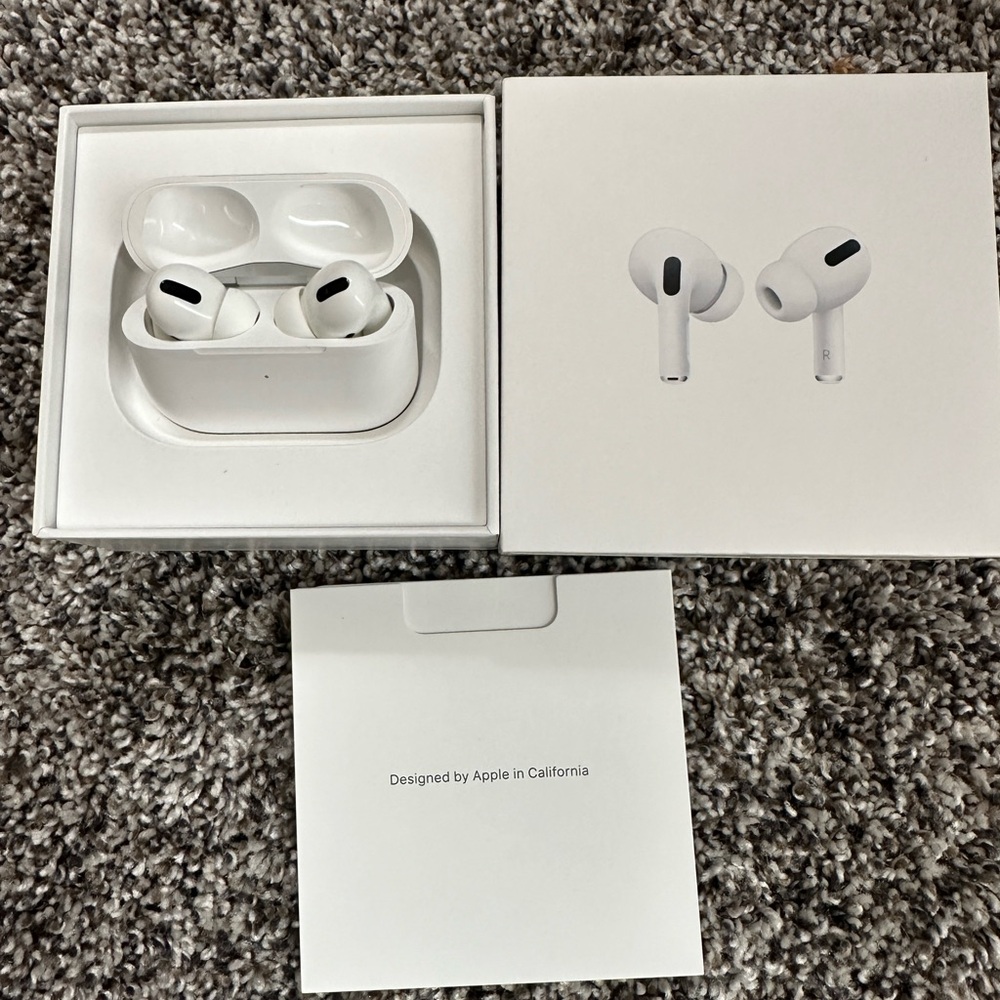 Apple AirPods Pro.